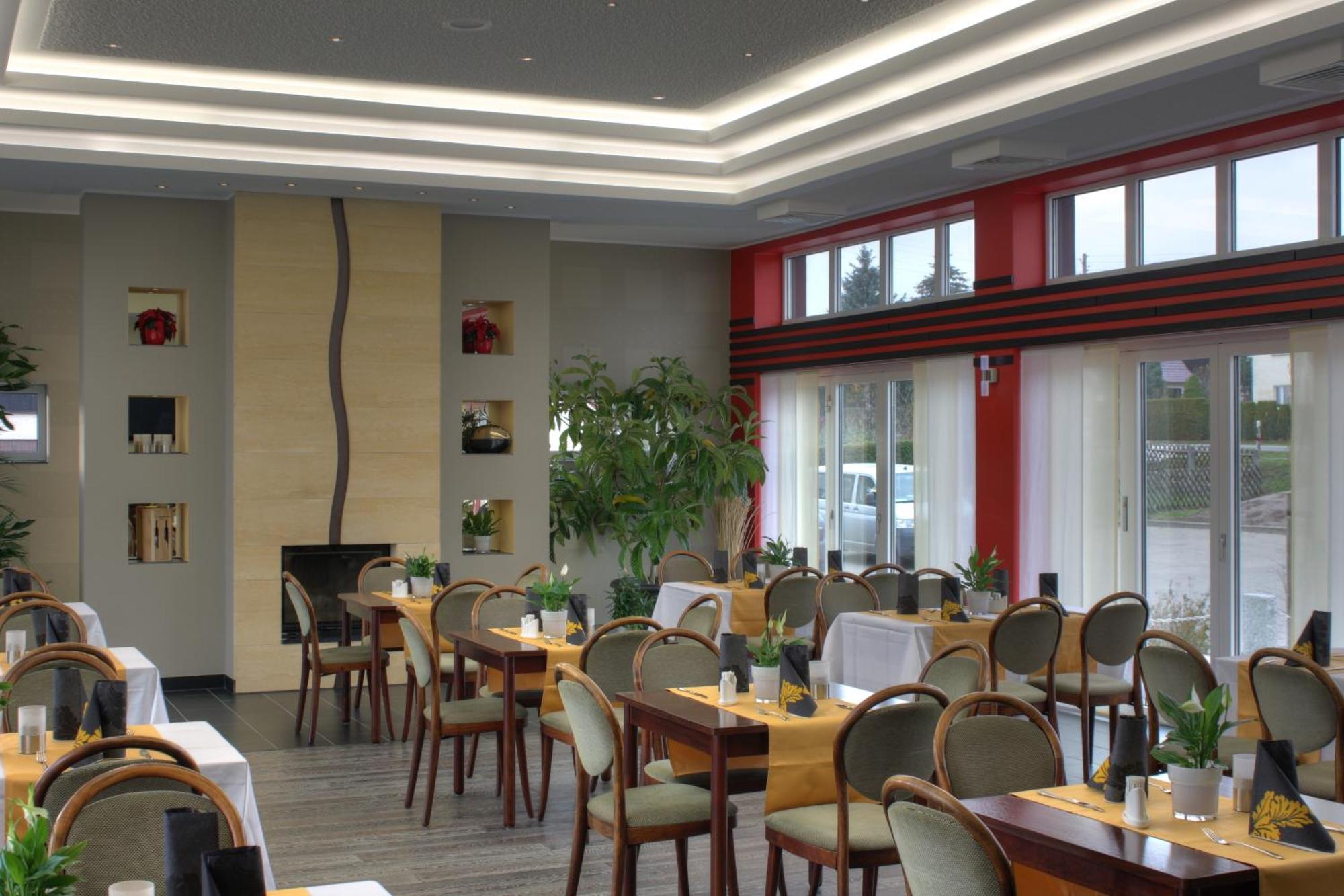 Hotel Eleganz Rustow ภายนอก รูปภาพ